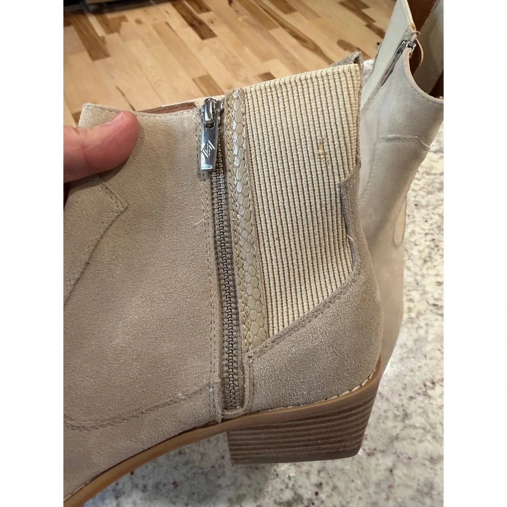 Donald Pliner Suede Pointed‎ Toe Chelsea Bootie Block Heel Beige Women's Size 10